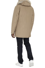 Carica l'immagine nel visualizzatore di Gallery, Parka Arctic con cappuccio bordato in pelliccia