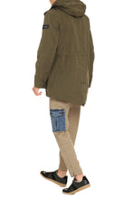 Carica l'immagine nel visualizzatore di Gallery, Parka Arrowood con cappuccio