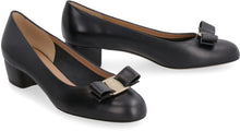 Load image into Gallery viewer, Vara leather pumps
