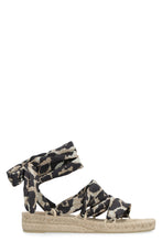 Carica l'immagine nel visualizzatore di Gallery, Diane von Furstenberg X Castaner - Sandali Paloma con zeppa
