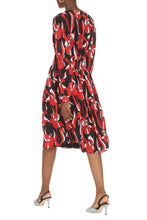 Carica l&#39;immagine nel visualizzatore di Gallery, Abito in crêpe stampato
