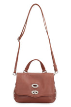 Carica l'immagine nel visualizzatore di Gallery, Borsa a mano Postina Baby in pelle
