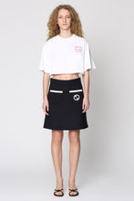 Carica l'immagine nel visualizzatore di Gallery, T-shirt crop con logo
