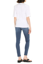 Carica l'immagine nel visualizzatore di Gallery, T-shirt girocollo in cotone
