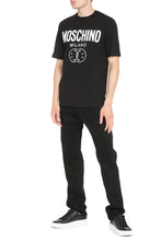 Carica l'immagine nel visualizzatore di Gallery, T-shirt in cotone con stampa Moschino Smiley
