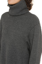 Carica l'immagine nel visualizzatore di Gallery, Maglione in lana vergine

