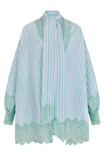 Carica l'immagine nel visualizzatore di Gallery, Camicia oversize con dettagli in pizzo
