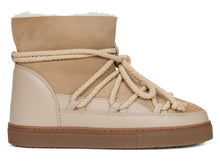 Carica l'immagine nel visualizzatore di Gallery, Stivaletti doposci con corde
