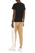 Carica l'immagine nel visualizzatore di Gallery, T-shirt con scollo a V
