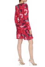 Carica l&#39;immagine nel visualizzatore di Gallery, Abito in crêpe stampato
