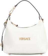 Carica l'immagine nel visualizzatore di Gallery, Borsa hobo Versace Tag in pelle con logo in rilievo
