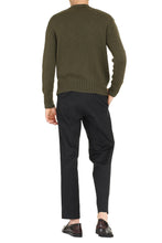 Carica l'immagine nel visualizzatore di Gallery, Pullover in lana vergine
