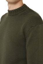 Carica l'immagine nel visualizzatore di Gallery, Pullover in lana vergine
