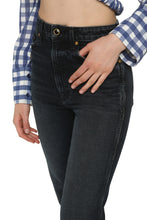 Carica l'immagine nel visualizzatore di Gallery, Jeans straight leg The Abigail a 5 tasche
