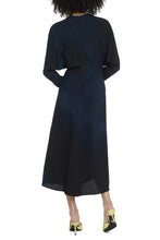 Carica l&#39;immagine nel visualizzatore di Gallery, Abito in crêpe con stampa floreale
