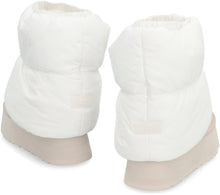 Load image into Gallery viewer, Classic Mini Dipper Ankle boots

