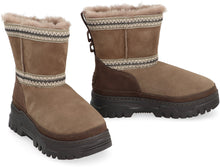 Load image into Gallery viewer, Classic Mini TrailGazer boots
