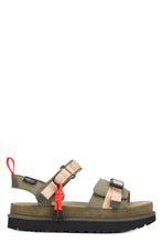 Load image into Gallery viewer, Goldenstar Wildwood sandals in leather

