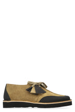 Carica l'immagine nel visualizzatore di Gallery, Clarks x C.P Company - Scarpe stringate Desert Trek in pelle scamosciata
