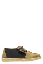 Carica l'immagine nel visualizzatore di Gallery, Clarks x C.P Company - Scarpe stringate Desert Trek in pelle scamosciata
