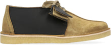 Carica l'immagine nel visualizzatore di Gallery, Clarks x C.P Company - Scarpe stringate Desert Trek in pelle scamosciata
