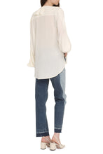 Carica l'immagine nel visualizzatore di Gallery, Blusa in seta con ruches
