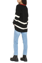 Carica l'immagine nel visualizzatore di Gallery, Maglione in lana con patch
