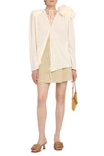 Carica l'immagine nel visualizzatore di Gallery, Blusa con arricciature decorative
