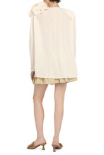Carica l'immagine nel visualizzatore di Gallery, Blusa con arricciature decorative
