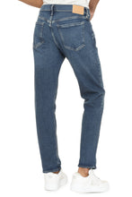 Load image into Gallery viewer, Emerson slim-fit boyfriend jeans

