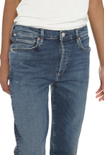 Load image into Gallery viewer, Emerson slim-fit boyfriend jeans
