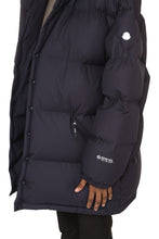 Load image into Gallery viewer, 4 Moncler Hyke - Altels snap button fastening down jacket
