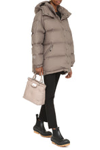 Load image into Gallery viewer, 4 Moncler Hyke - Altelsis snap button fastening down jacket
