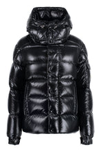 Carica l'immagine nel visualizzatore di Gallery, MONCLER MAYA 70 JACKET - Piumino corto con cappuccio
