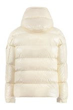 Carica l'immagine nel visualizzatore di Gallery, MONCLER MAYA 70 JACKET - Piumino corto con cappuccio
