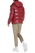 Carica l'immagine nel visualizzatore di Gallery, MONCLER MAYA 70 JACKET - Piumino corto con cappuccio
