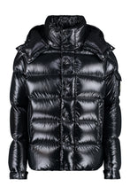Carica l'immagine nel visualizzatore di Gallery, MONCLER MAYA 70 JACKET - Piumino corto con cappuccio
