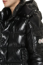 Carica l'immagine nel visualizzatore di Gallery, MONCLER MAYA 70 JACKET - Piumino corto con cappuccio
