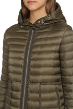 Carica l'immagine nel visualizzatore di Gallery, Piumino Raie full-zip con cappuccio
