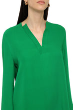 Carica l'immagine nel visualizzatore di Gallery, Blusa in seta
