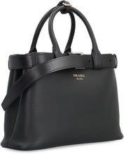 Carica l'immagine nel visualizzatore di Gallery, Borsa Prada Buckle in pelle
