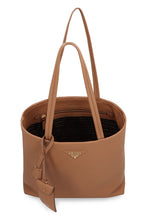 Carica l'immagine nel visualizzatore di Gallery, Shopping bag in pelle
