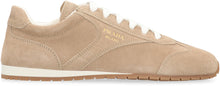 Carica l'immagine nel visualizzatore di Gallery, Sneakers low-top in pelle scamosciata
