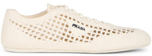 Load image into Gallery viewer, Sneakers Collapse in crochet
