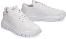 Carica l'immagine nel visualizzatore di Gallery, Sneakers low-top in nylon
