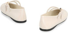 Load image into Gallery viewer, Leather ballet flats with logo
