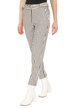Carica l'immagine nel visualizzatore di Gallery, Pantaloni cropped Potenza
