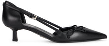 Load image into Gallery viewer, Low-heeled shoe in leather
