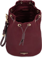 Carica l'immagine nel visualizzatore di Gallery, Pouch in Re-Nylon
