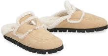Carica l'immagine nel visualizzatore di Gallery, Slippers in montone
